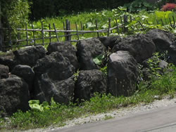 Vol.4大きな岩の擁壁
